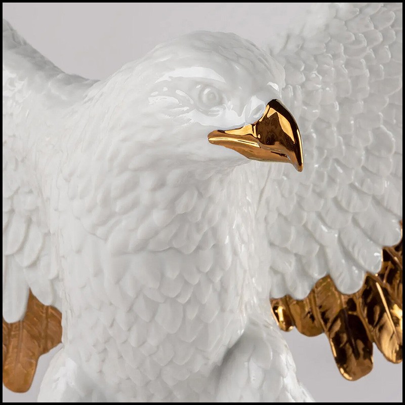 Carlisle SEA102 Eagle Shaped Ice Sculpture Mold, Polyethylene, White