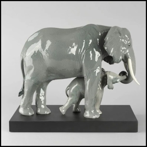 Elephants Figurine 256- Baby Mommy